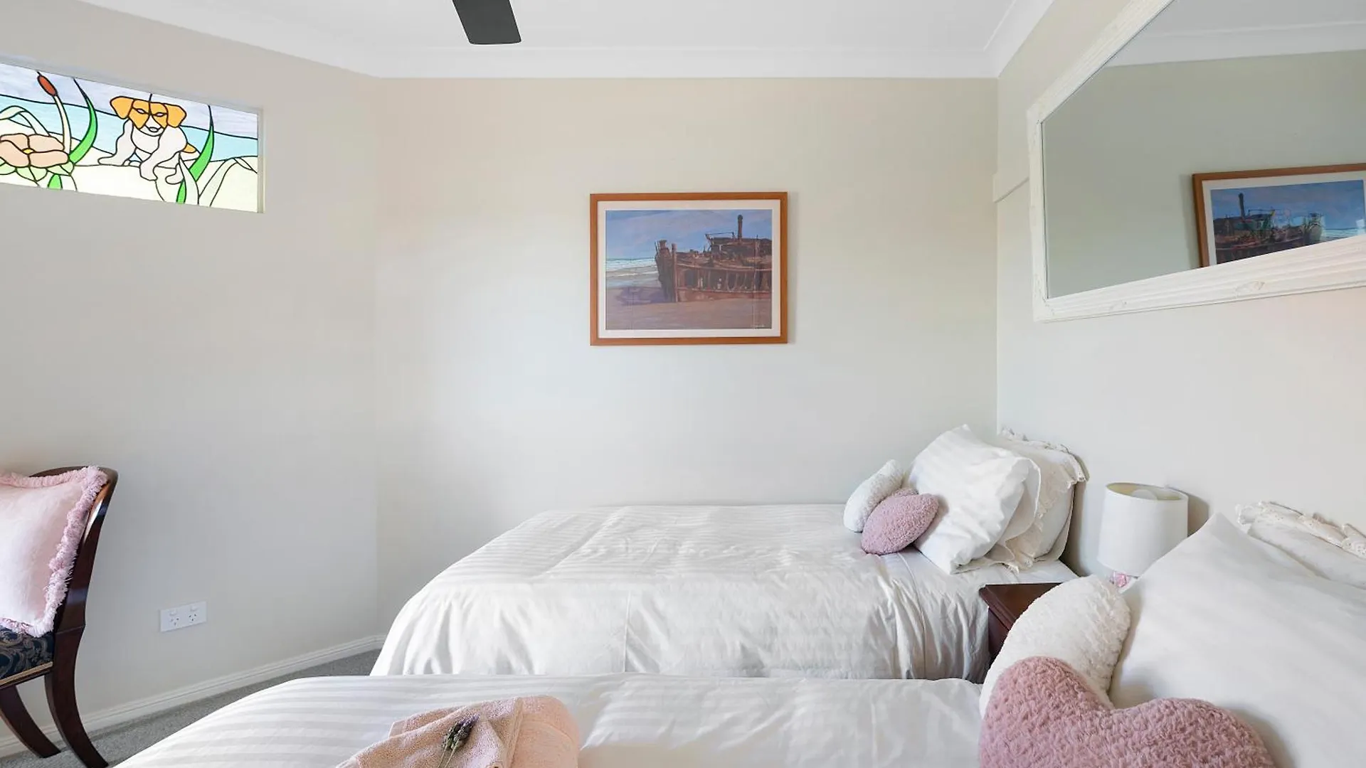 Waterfront Bnb Gold Coast Bed & Breakfast