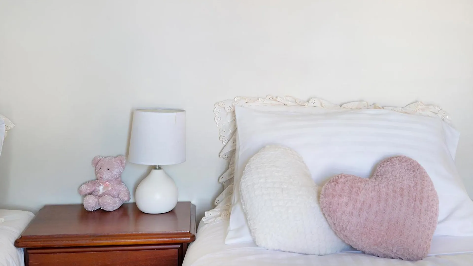 Waterfront Bnb Gold Coast Bed & Breakfast
