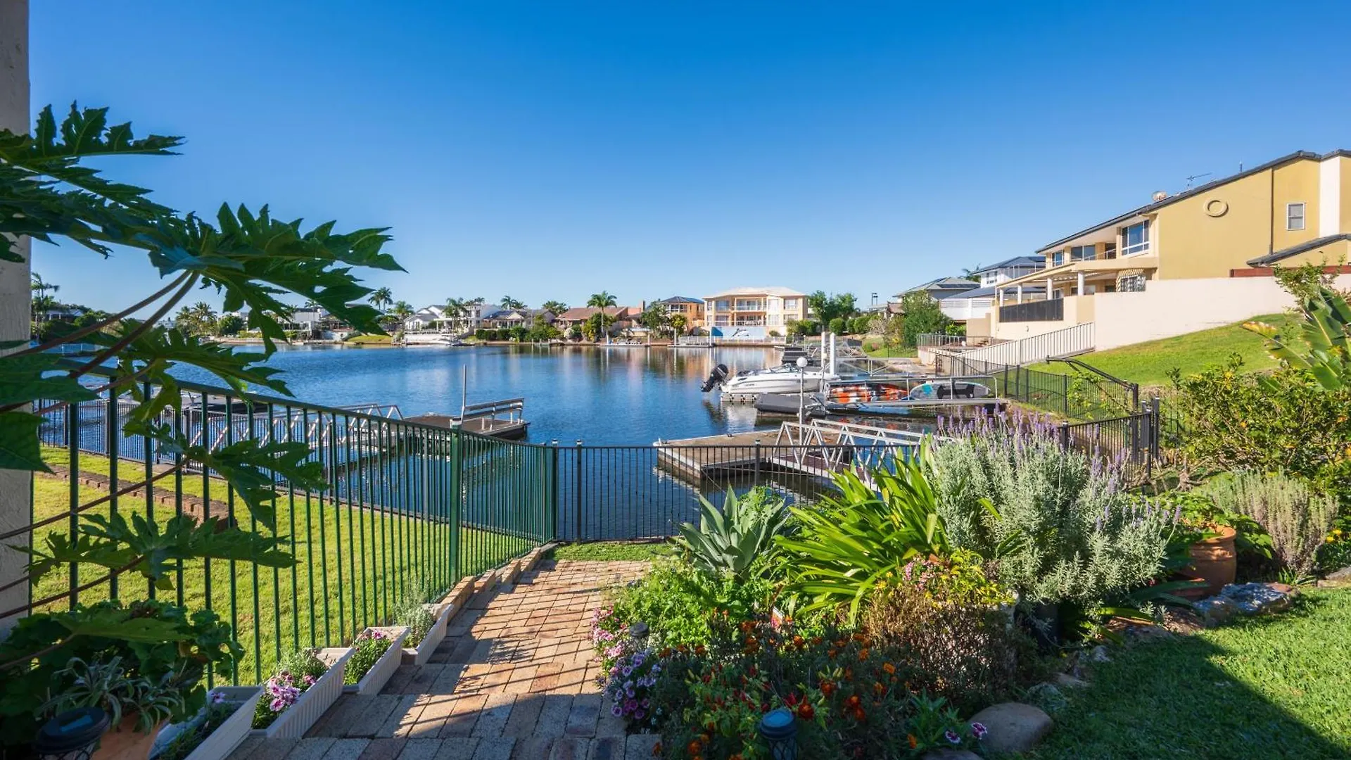 Waterfront Bnb Gold Coast 0*,  Australia