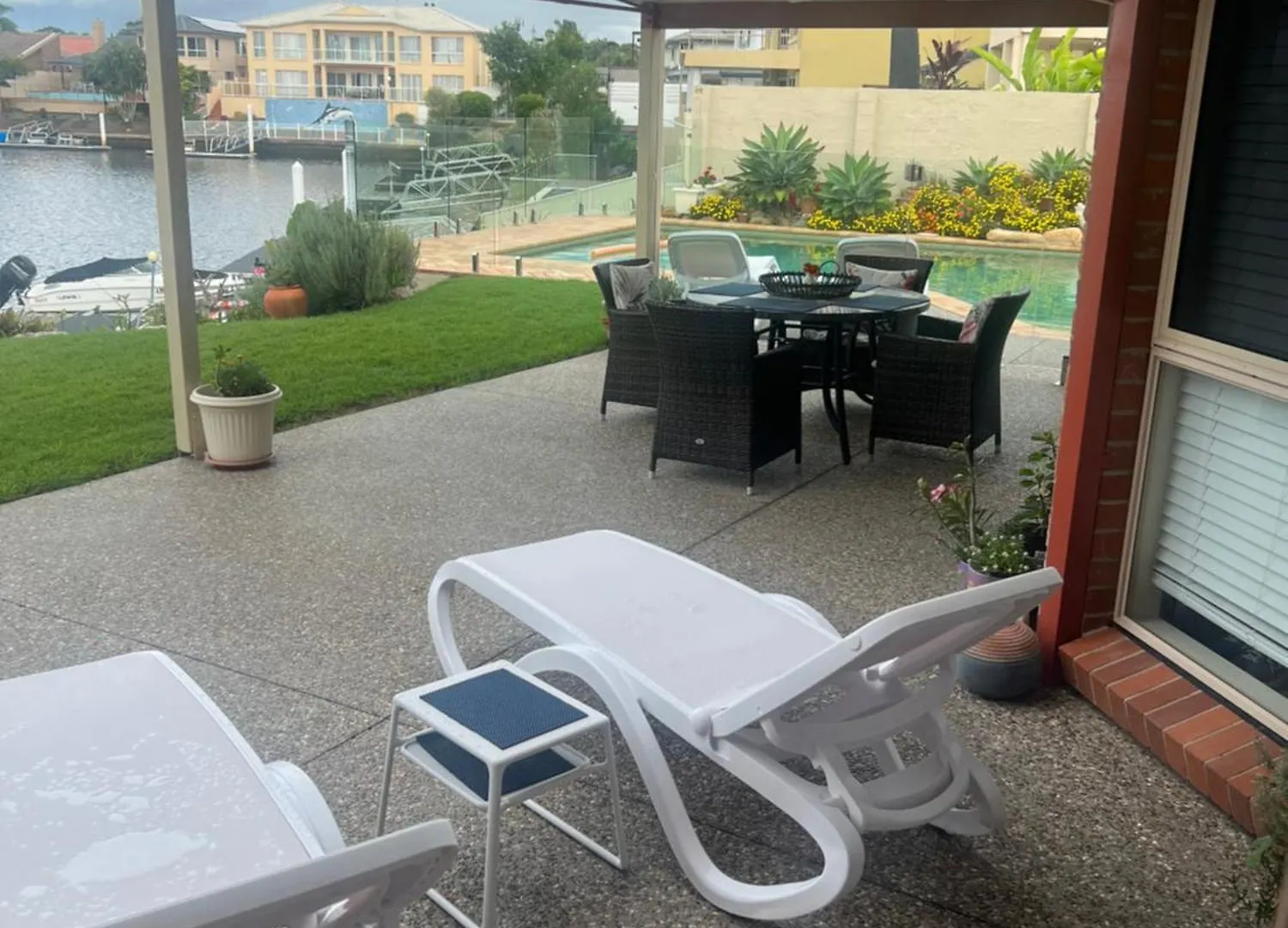 Waterfront Bnb Gold Coast Bed & Breakfast